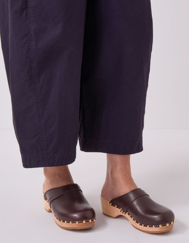 East Sabot Youyou Yren Rock Clogs, Brown (CHOCOLATE), large
